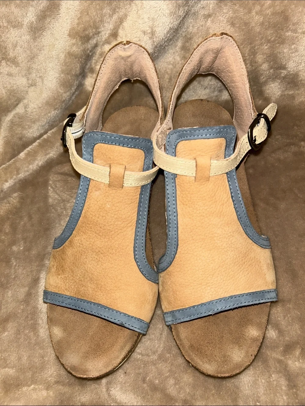 Naot Fiona Israeli Two-Tone Tan Gray Suede Leather Metallic Wedge Sandals EU 36